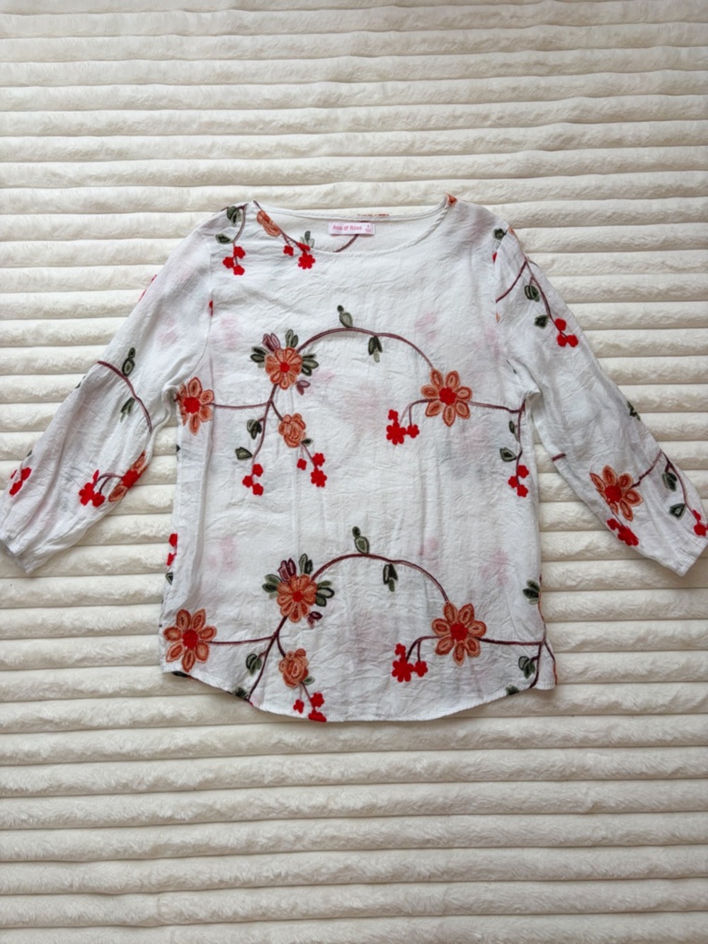 Ana & Rose Embroidered Floral Boho Blouse | White Lightweight Peasant Top Small